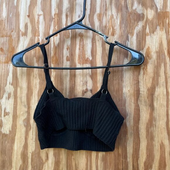 Wild Fable Black Knit V-Neck Crop Top (Size M) - Picture 2 of 3